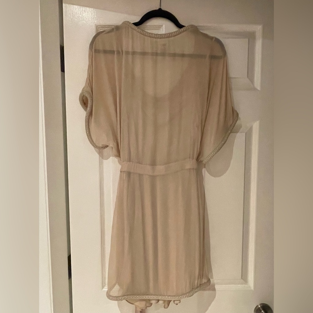 Authentic DVF Beige Silk dress mini. Size 6